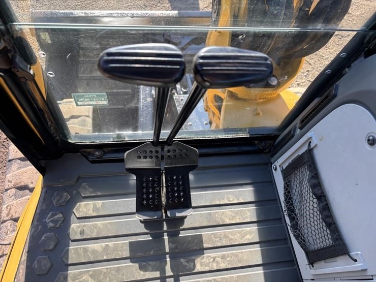 2018-caterpillar-305e2-hydraulic-excavator-image-27