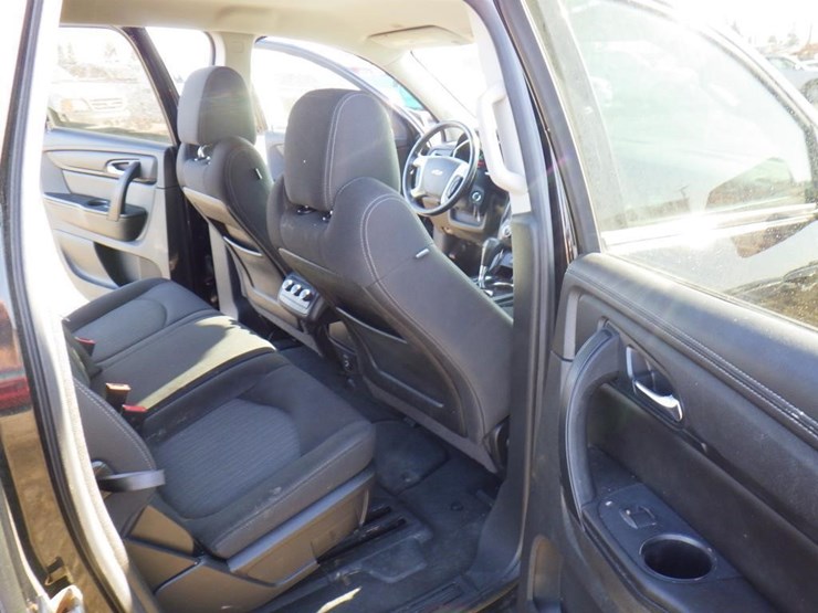 2017-chevrolet-traverse-image-8