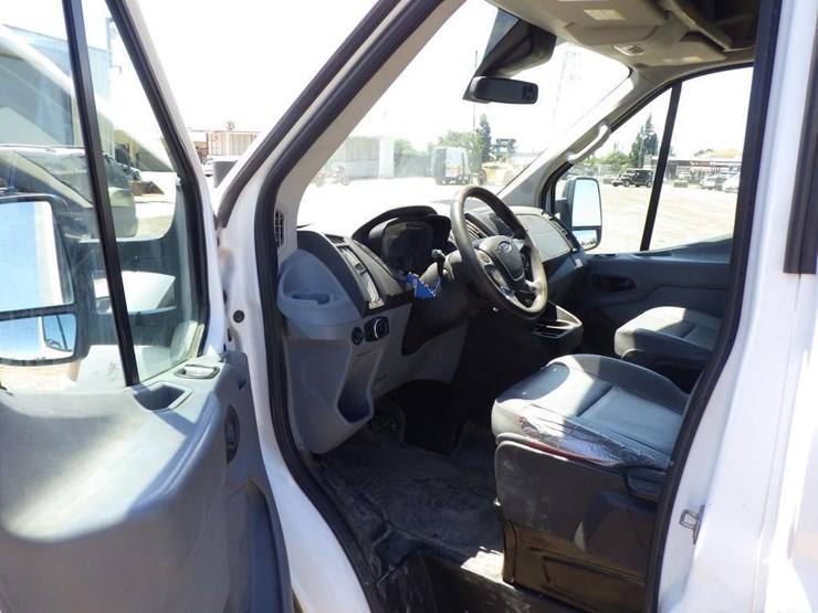 2019-ford-transit-image-6