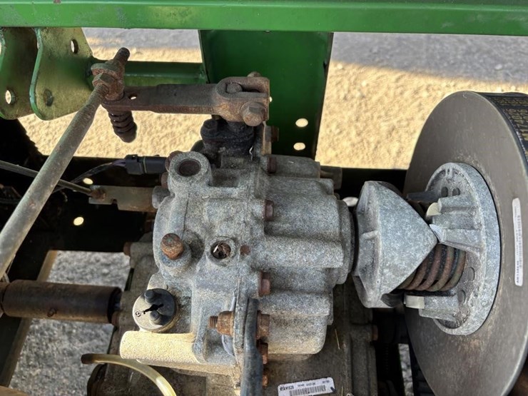 2012-john-deere-gator-image-19