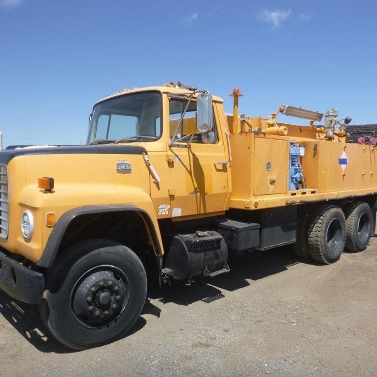 1986 FORD 8000