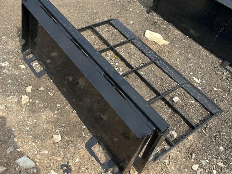 future-48in-skid-steer-land-leveler-attachment-image-2