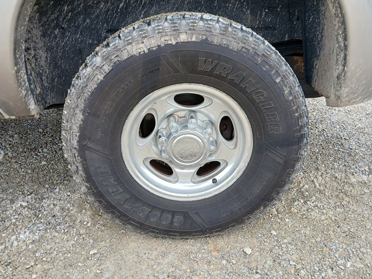 2005-ford-excursion-image-54