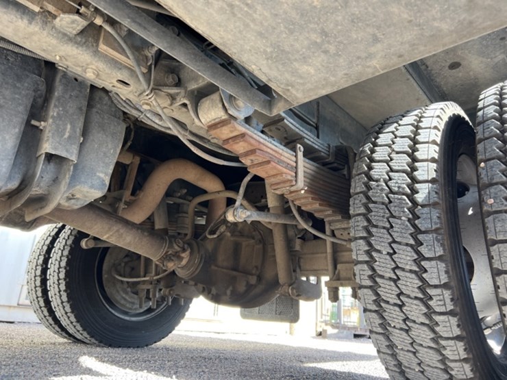 2016-ford-f550-image-30