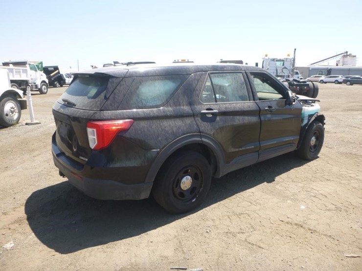 2021-ford-explorer-image-4