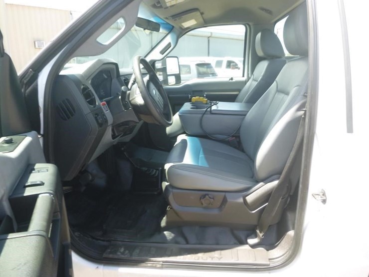 2015-ford-f550-image-16