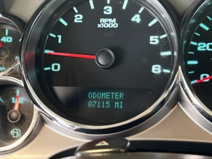 2012-chevrolet-silverado-3500hd-image-23