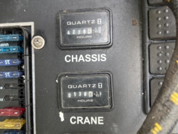 2011-peterbilt-337-image-16