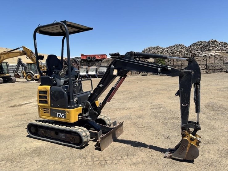 2020-deere-17g-image-2