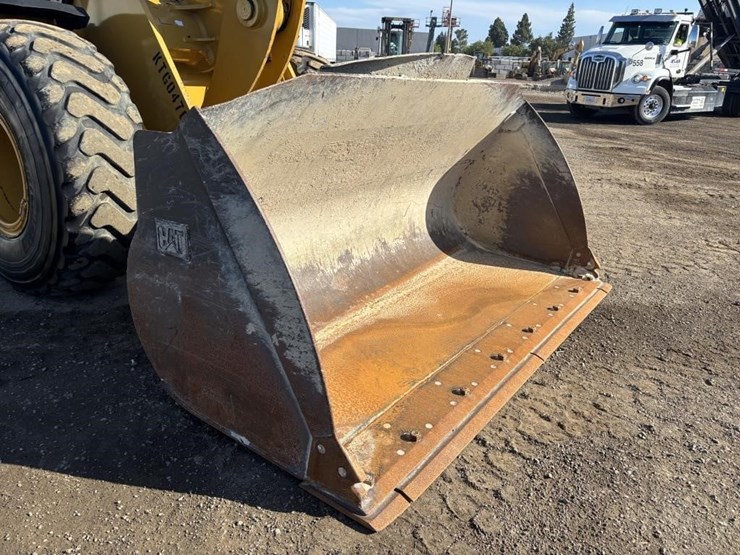 2019-caterpillar-930m-image-10