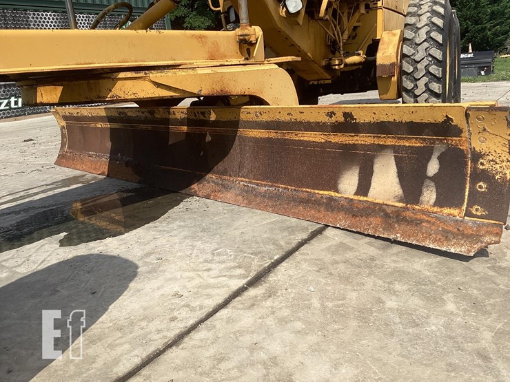 1988-deere-670b-image-10