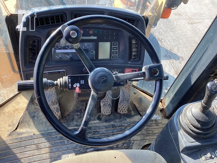 2002-deere-tc44h-image-14
