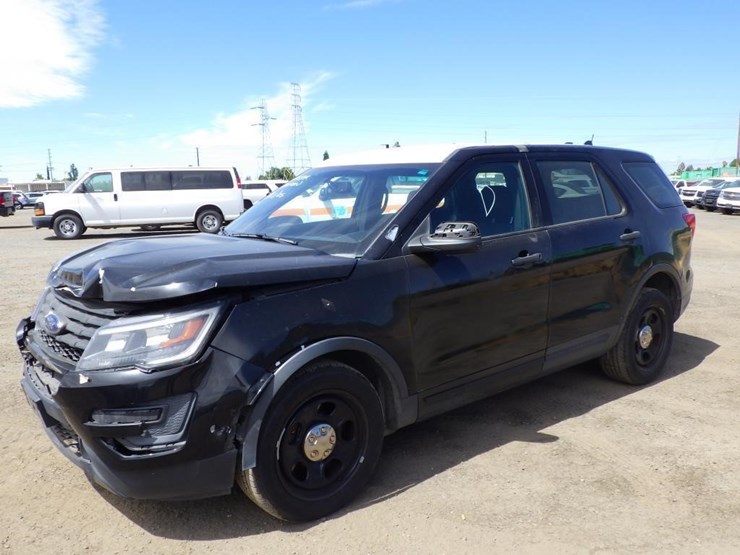 2018-ford-explorer-image-2