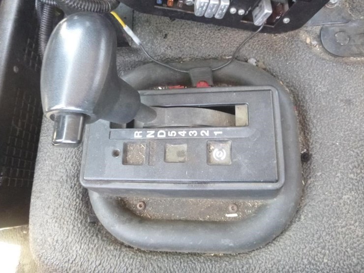 2000-freightliner-fc70-image-19