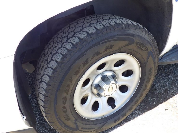2014-chevrolet-tahoe-image-13