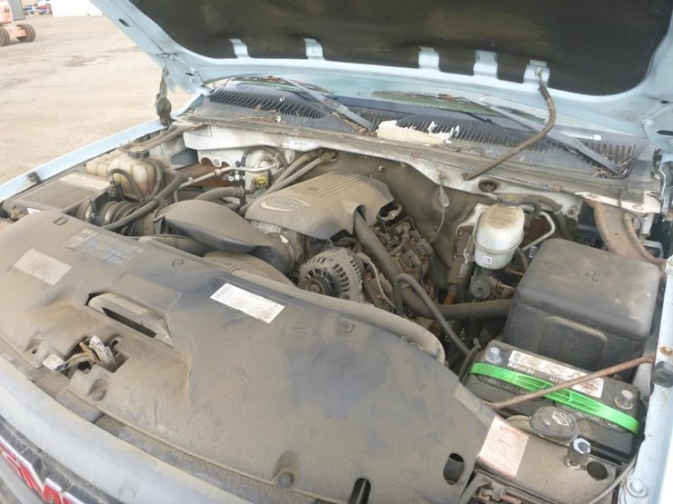 2004-gmc-2500-image-13
