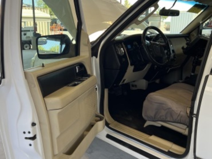 2016-ford-expedition-image-22