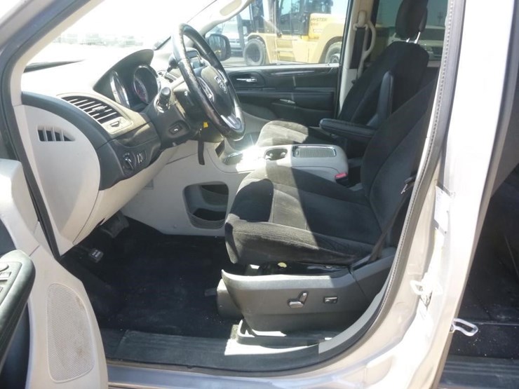 2013-dodge-grand-caravan-image-7