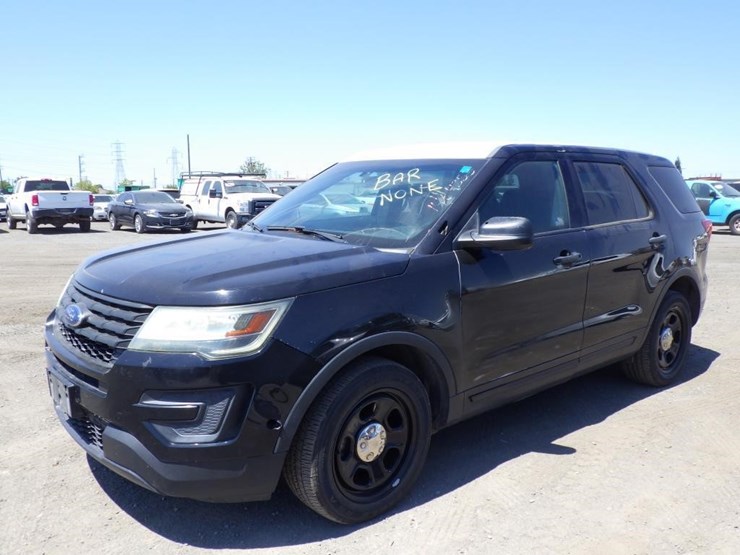 2016-ford-explorer-image-2