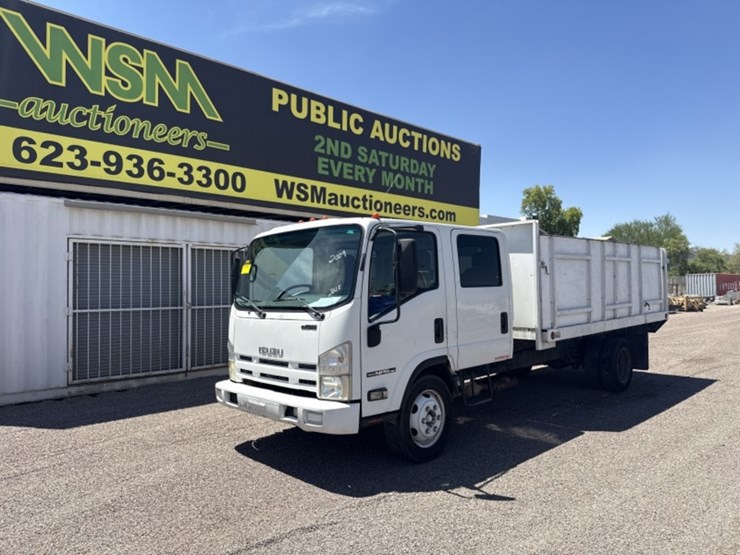 2009-isuzu-npr-image-1