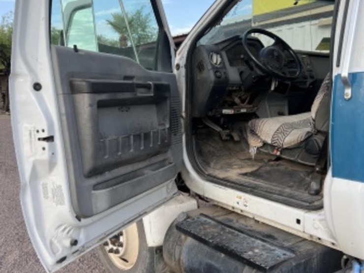2015-ford-f750-image-27