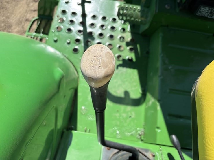 2018-john-deere-5075e-image-26