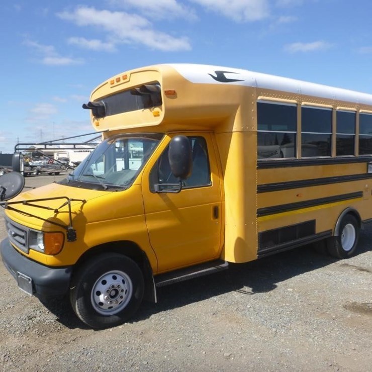 2006 FORD E450