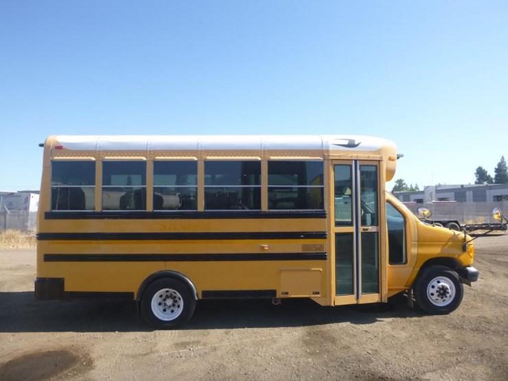 2005-ford-e450-image-7