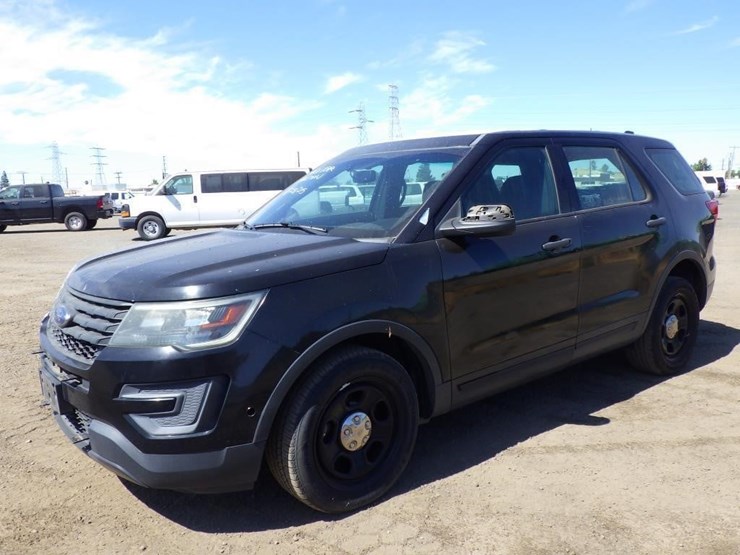 2016-ford-explorer-image-1
