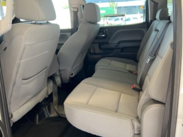 2018-chevrolet-silverado-1500-image-26