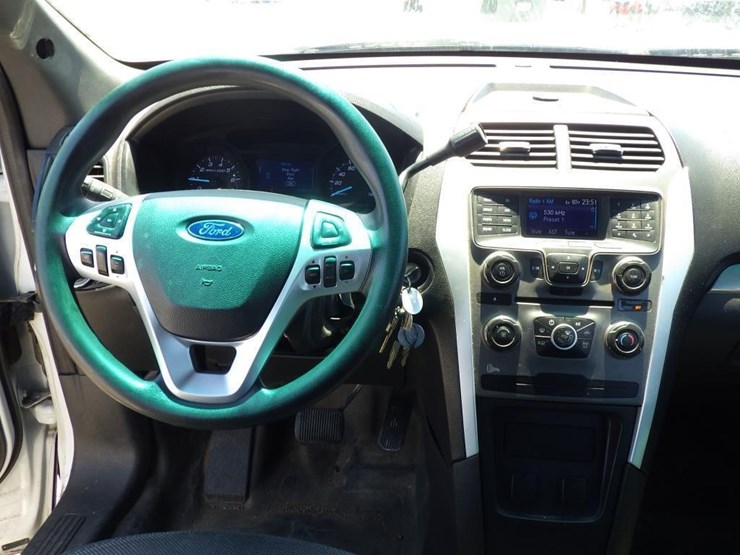 2013-ford-explorer-image-10
