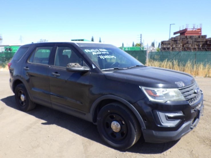 2016-ford-explorer-image-2