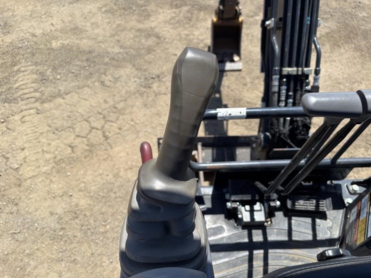 2020-deere-17g-image-26