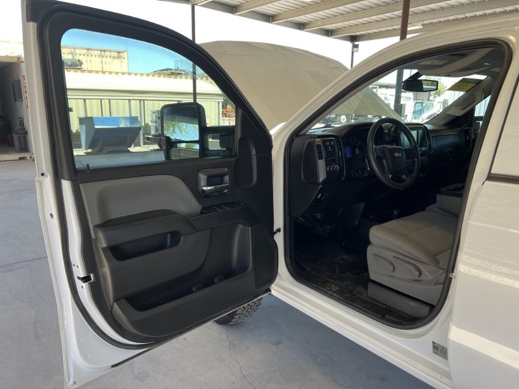 2018-chevrolet-silverado-1500-image-24