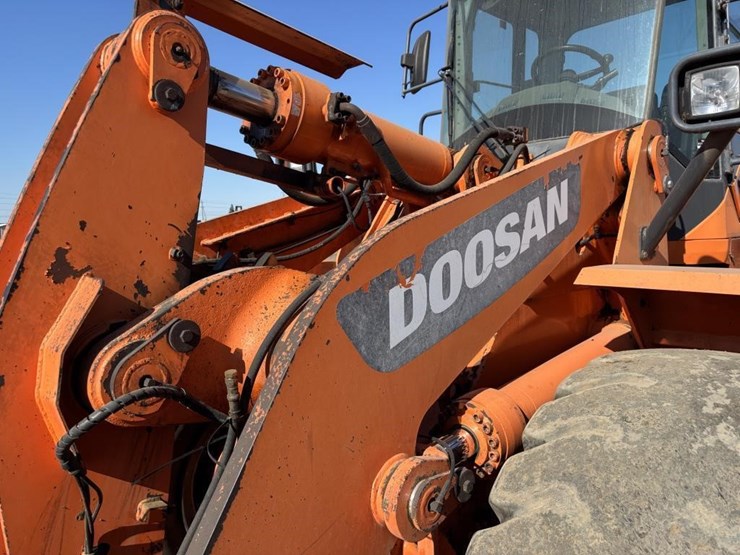 2013-doosan-dl300-3-image-15