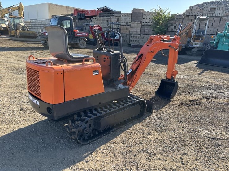 kubota-ex-7-hydraulic-excavator-image-3
