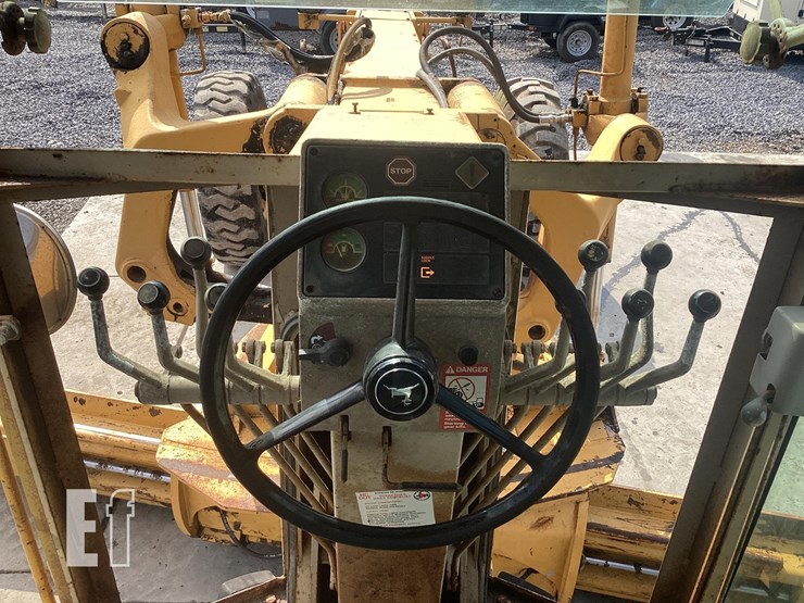 1988-deere-670b-image-16