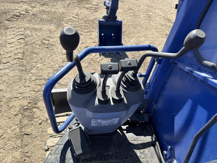 komatsu-pc28uu-image-24