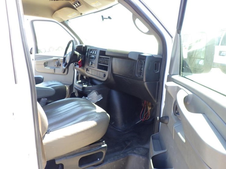 2013-chevrolet-express-3500-image-7