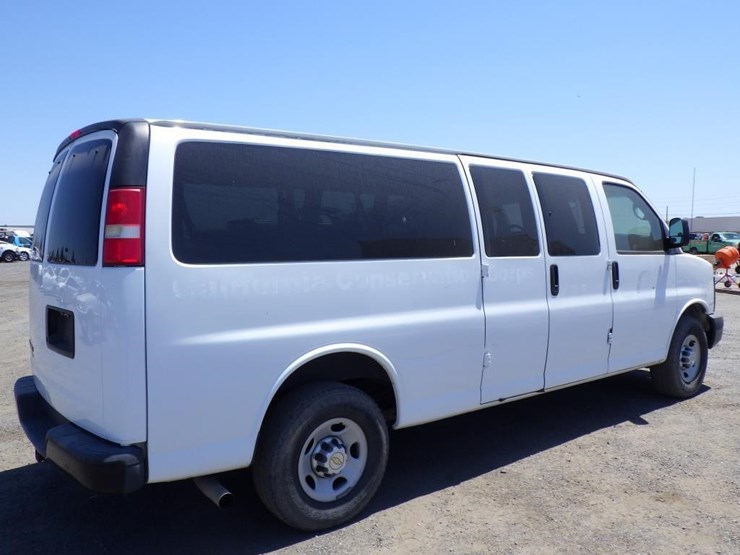 2013-chevrolet-express-3500-image-4