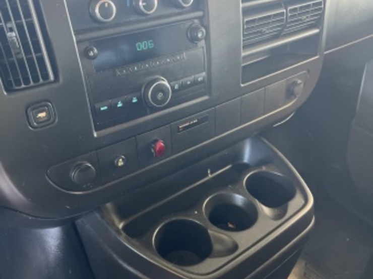 2012-chevrolet-express-1500-image-23