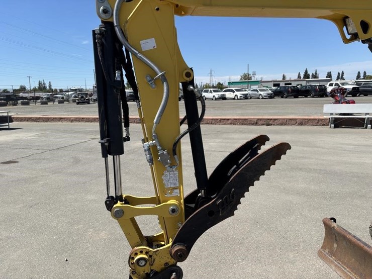 2020-yanmar-vi035-hydraulic-excavator-image-16