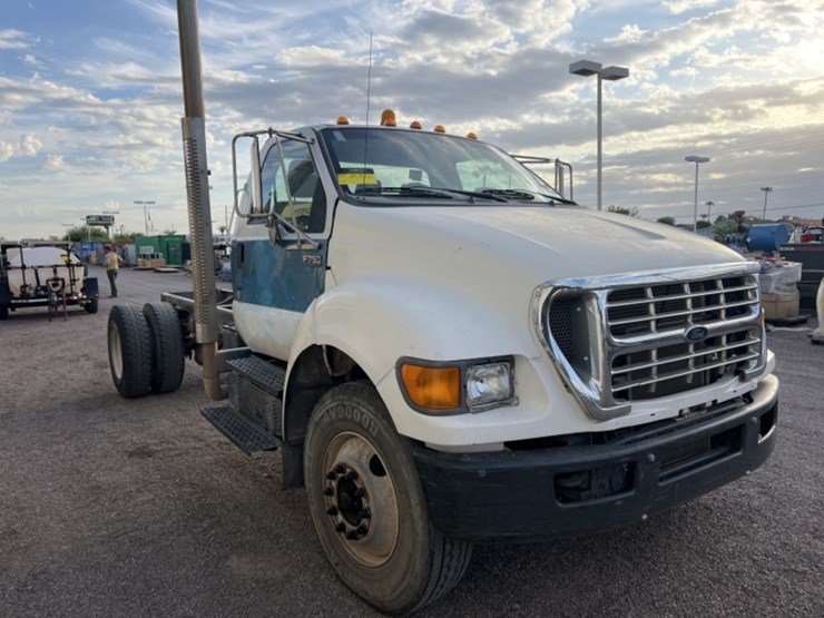 2015-ford-f750-image-4
