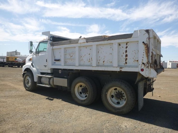 2009-sterling-lt9500-image-4