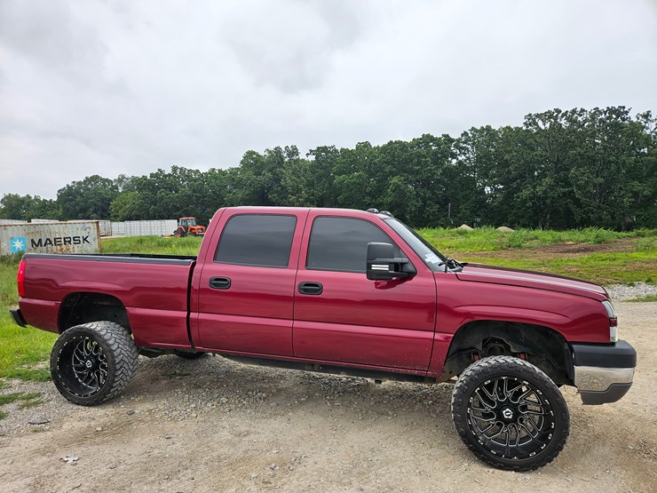 2005-chevrolet-silverado-image-22