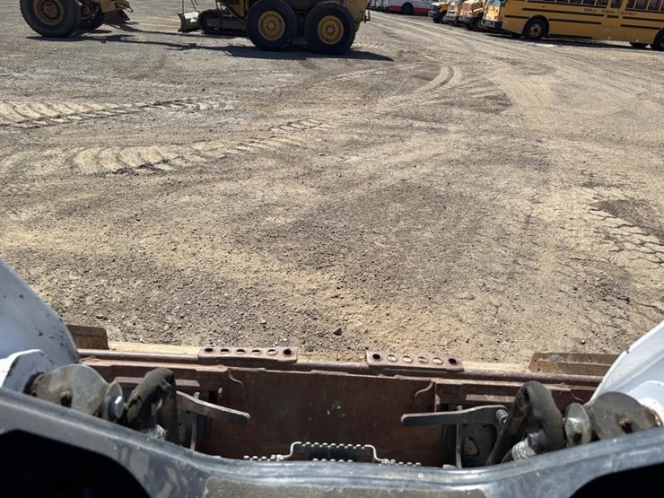 2018-bobcat-s570-image-21