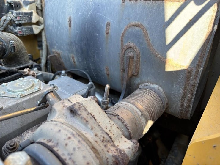 2019-deere-310l-ep-image-60