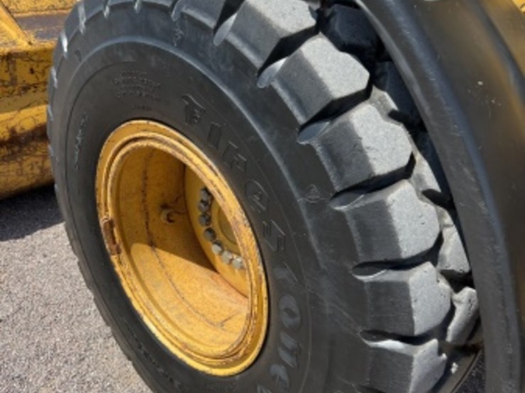 caterpillar-928g-image-9