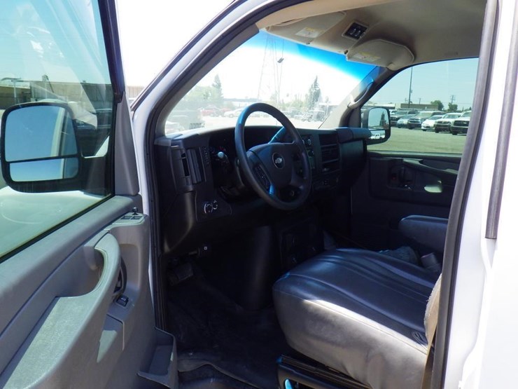 2013-chevrolet-express-3500-image-6