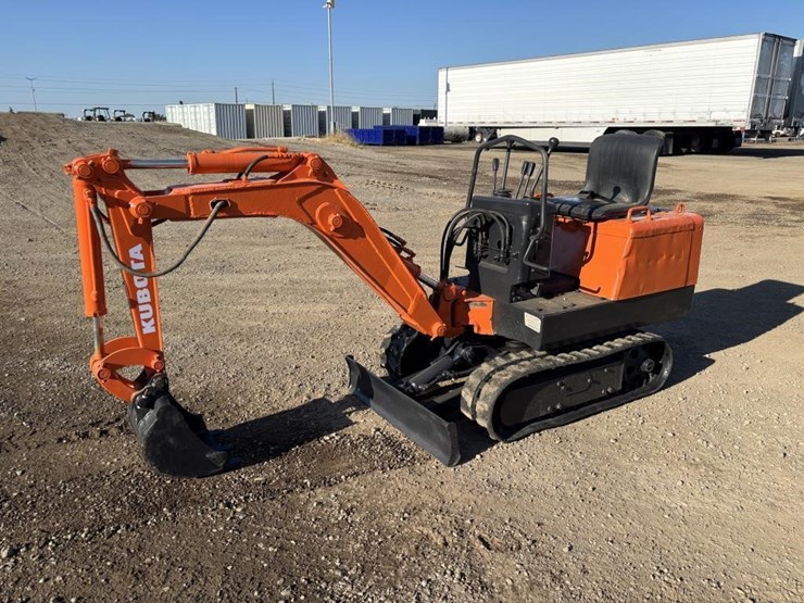 kubota-ex-7-hydraulic-excavator-image-1